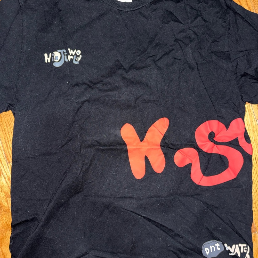 KSUBI Men’s Black Graphic Tee with Red Print